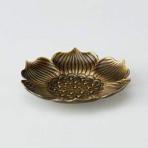 a bronze lotus-patterned teacup stand