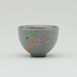 Gold Plum Blossom Patterned Tea Cup - Gray
