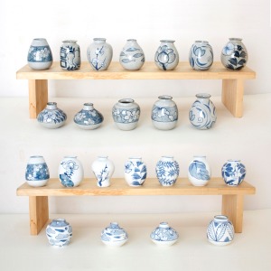 2150020 Mini Ceramic Vase-Random Shipping