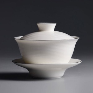 Wave-patterned porcelain bowl 150 ml