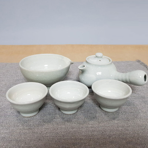 Jang Oil Three-Person Tea Set
