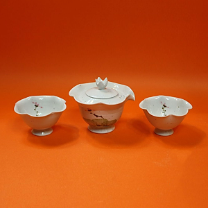 White porcelain lotus leaf travel tea set for two people